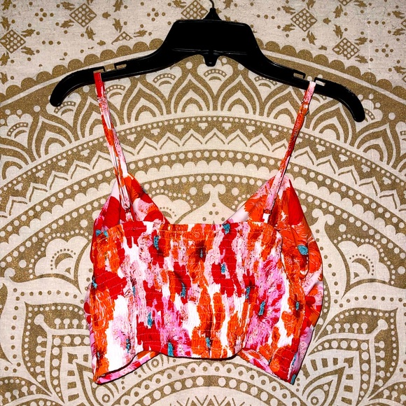 “CIDER” LADIES SUPER CUTE FLORAL CRISS CROSS TOP WITH ADJUSTABLE STRAPS, SIZE M - Picture 2 of 4